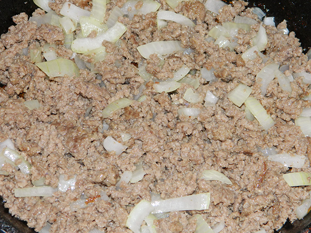 Греча с мясом (по купечески) в микроволновке. Фарш с луком на сковороде